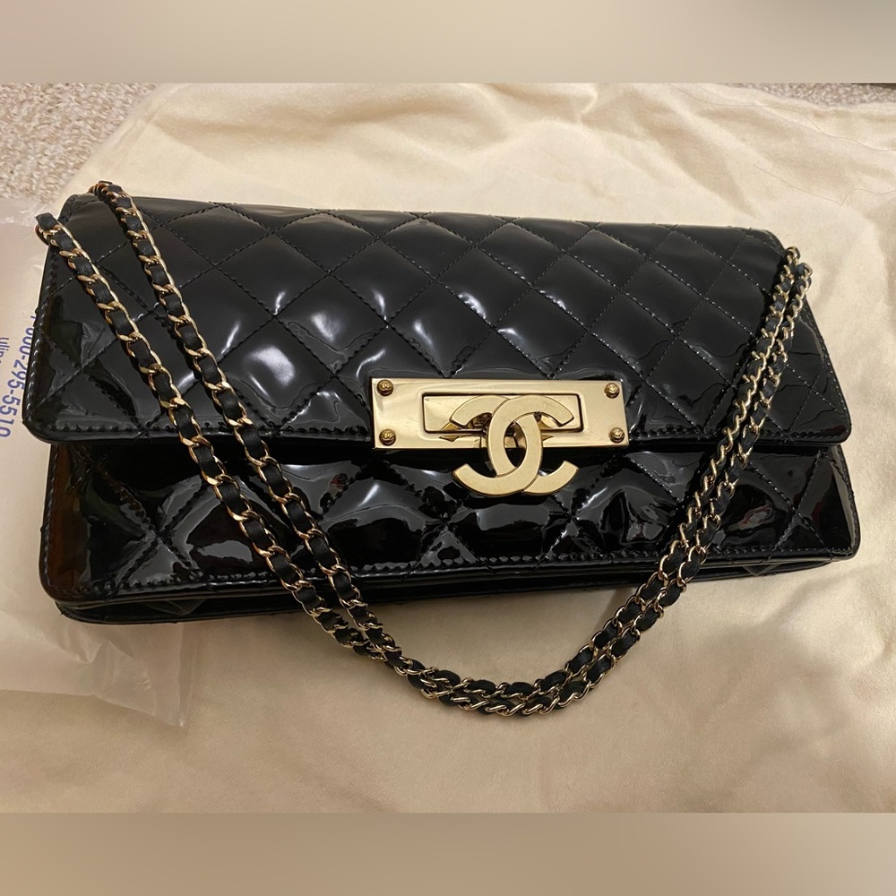 Chanel GHW CC Logo Classic Patent Quilted Leather Flap crossbody Bag